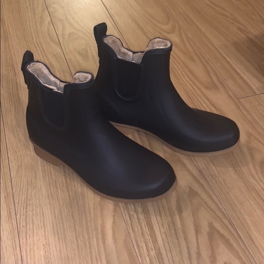 Cute black bootie rainboots